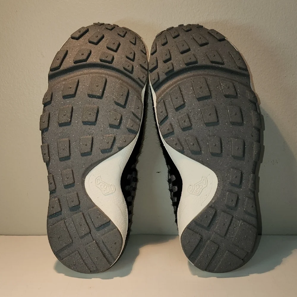 Nike Black and Gray Woven Sneakers